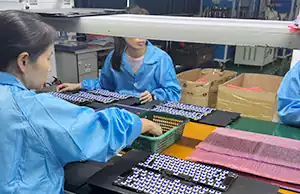 Zhuhai Hengcang keyboard production—commercial keyboard keycap semi-assembly (aligning with switch posts)