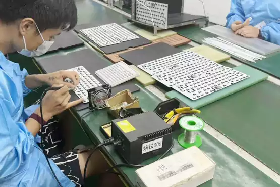 Zhuhai Hengcang production line—temperature/humidity monitoring for keyboard soldering (stable process)