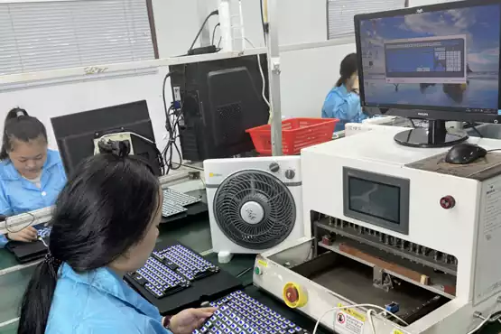 Zhuhai Hengcang keyboard production—post-soldering circuit test (avoiding poor contact)