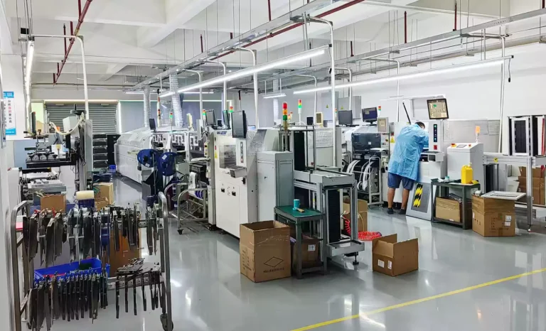 Close-up of Zhuhai Hengcang SMT—placing chip resistors/capacitors on e-sports keyboard circuit boards