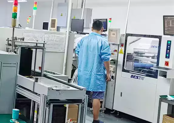 Zhuhai Hengcang SMT reflow oven—soldering SMD components on commercial keyboard circuit boards (lead-free process, ROHS compliant)