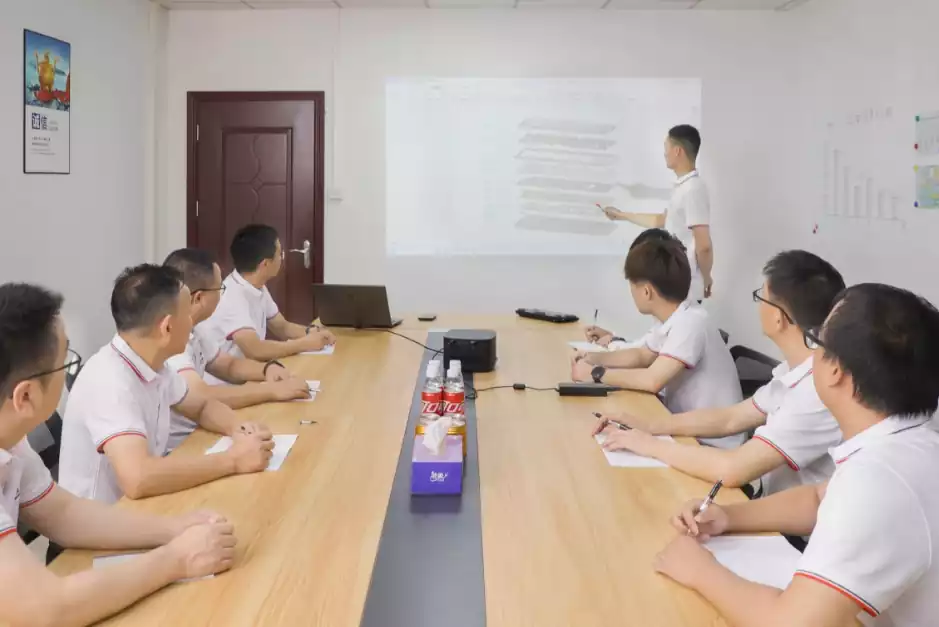 Zhuhai Hengcang R&D team discussing e-sports mechanical keyboard tactile optimization (tactile point/operating point design)