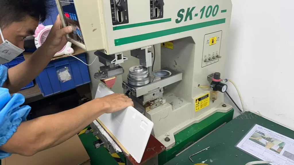 Hengcang Electronic Technology: Customer LOGO Pad Printing Process – Precision Transfer from Steel Plate to Keyboard 2 keyboard oem